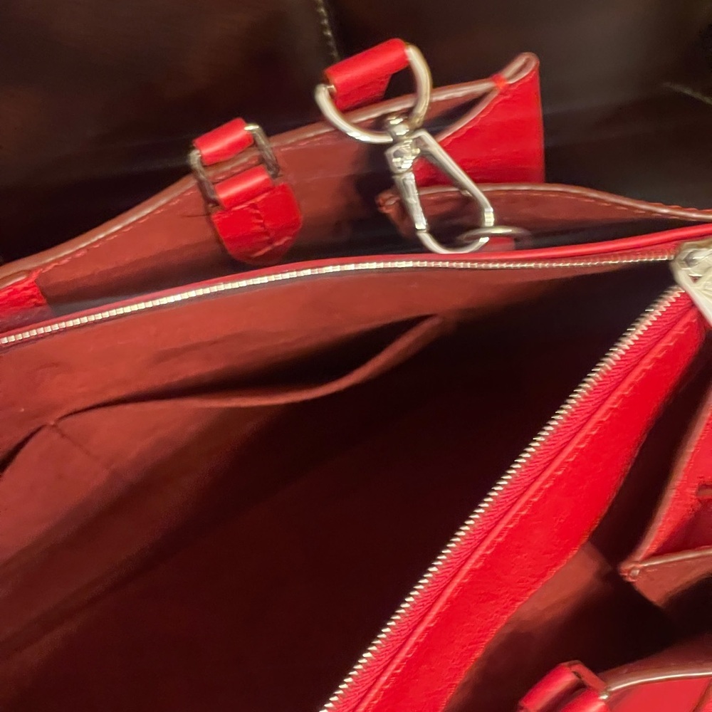 Louis Vuitton Lock Me Red Tote Bag - Picture 6 of 8